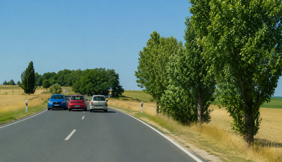 Centiken m&uacute;lt a front&aacute;lis karambol Veszpr&eacute;mn&eacute;l &ndash; hajmeresztő előz&eacute;st r&ouml;gz&iacute;tett egy fed&eacute;lzeti kamera