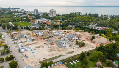 Form&aacute;t &ouml;lt az Anna Lak&oacute;liget - Előregy&aacute;rtott elemekkel &eacute;p&uuml;l az egykori Sun City