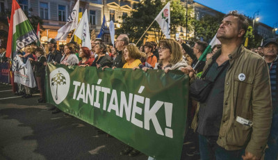 &bdquo;Etikus magatart&aacute;s, egy&uuml;ttműk&ouml;d&eacute;s, kommunik&aacute;ci&oacute;&hellip;&rdquo; - A 2024/25-&ouml;s tan&eacute;vtől j&ouml;het a pedag&oacute;gusok első teljes&iacute;tm&eacute;ny&eacute;rt&eacute;kel&eacute;se