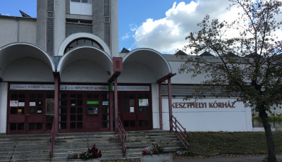 &Aacute;tmenetileg bez&aacute;r a keszthelyi k&oacute;rh&aacute;z sz&uuml;l&eacute;szete