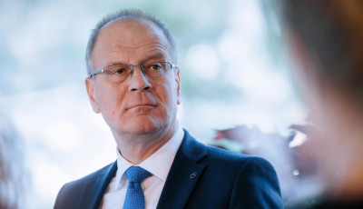 Navracsics Tibor lemondott a veszpr&eacute;mi KDNP &eacute;l&eacute;ről