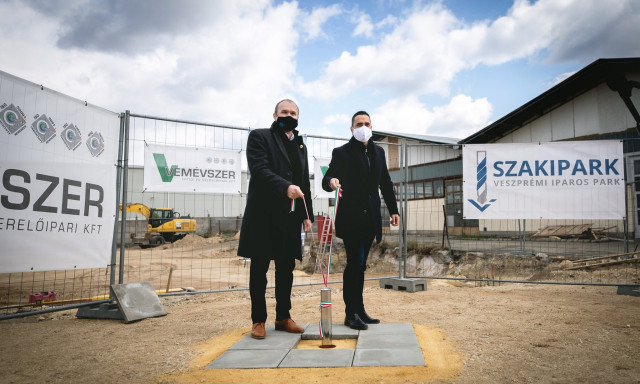Megkezdőd&ouml;tt a Veszpr&eacute;mi Iparos Park fel&eacute;p&iacute;t&eacute;se &ndash; VIDE&Oacute;