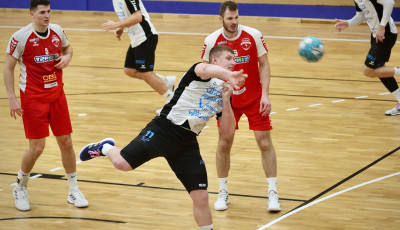 &Eacute;les&eacute;k a Budakal&aacute;szt fogadj&aacute;k szombaton