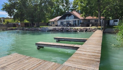 Ha van 4,7 milli&aacute;rdod, m&aacute;r viheted is a Balaton egyik legmenőbb mag&aacute;nbirtok&aacute;t!
