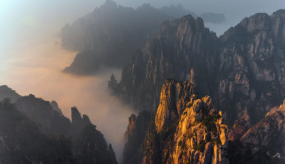 A vil&aacute;g legvesz&eacute;lyesebb t&uacute;r&aacute;ja - Huashan-hegy
