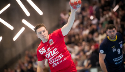 T&aacute;vozik a One Veszpr&eacute;m k&eacute;zilabdacsapat&aacute;b&oacute;l Mikita Vajlupov