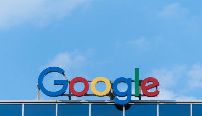 Apr&oacute; le&eacute;p&iacute;t&eacute;s, 12 ezer dolgoz&oacute;j&aacute;t r&uacute;gja ki a Google