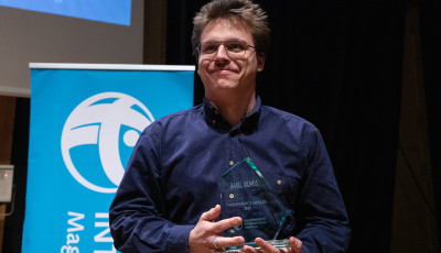 A 444.hu &uacute;js&aacute;g&iacute;r&oacute;ja nyerte a 2025. &eacute;vi Transparency-Soma D&iacute;jat