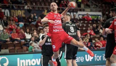 K&eacute;t j&aacute;t&eacute;kos t&aacute;vozik a One Veszpr&eacute;m HC-t&oacute;l k&ouml;z&ouml;s megegyez&eacute;ssel