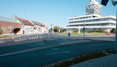 &Iacute;gy se l&aacute;ttuk m&eacute;g Veszpr&eacute;met &ndash; Hat&aacute;stalan&iacute;tj&aacute;k a m&aacute;sodik vil&aacute;gh&aacute;bor&uacute;s bomb&aacute;t - GAL&Eacute;RIA