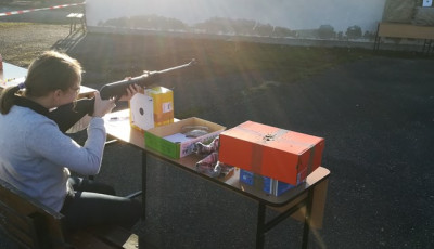 A sz&uuml;lők beleegyez&eacute;s&eacute;t k&eacute;rik, hogy Honv&eacute;delem &oacute;r&aacute;n lőni vigy&eacute;k a tizenegyedikeseket