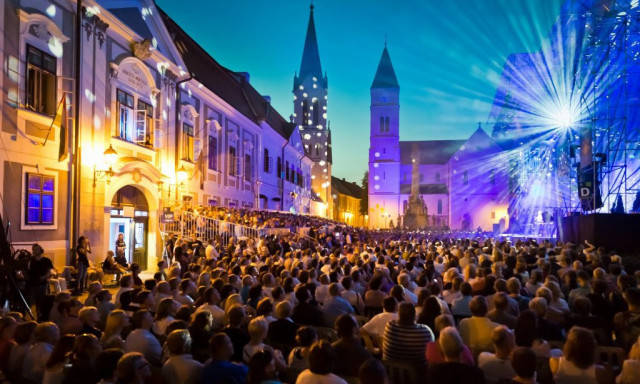 &Uacute;j időpontban rendezik meg az idei Veszpr&eacute;mfestet