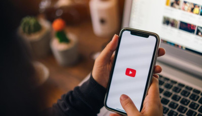 Ennyi ideges&iacute;tő rekl&aacute;m ut&aacute;n nem csod&aacute;ljuk &ndash; Egyre t&ouml;bben fizetnek be YouTube premiumra