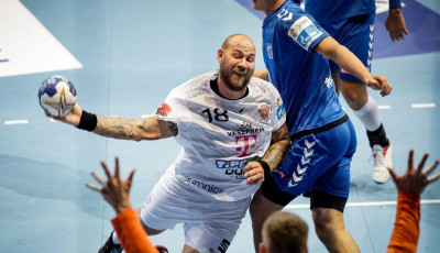 ŐR&Uuml;LET - Hatg&oacute;los h&aacute;tr&aacute;nyb&oacute;l ford&iacute;tott &eacute;s nyerte meg a Veszpr&eacute;m a SEHA-lig&aacute;t