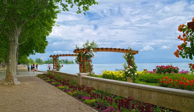 Panor&aacute;ma st&eacute;g k&eacute;sz&uuml;l Balatonf&uuml;reden