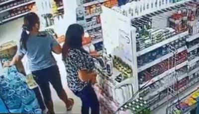 Egyik nap egy 72 &eacute;ves nő, m&aacute;snap az &aacute;ruh&aacute;z alkalmazottja lopott Veszpr&eacute;mben