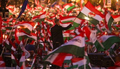 Dokumentumfilm k&eacute;sz&uuml;l Magyar P&eacute;terről - M&aacute;rciusban &eacute;rkezik a mozikba a Tavaszi sz&eacute;l