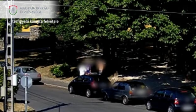 Biciklin, asztall&aacute;bbal a k&eacute;zben kergett&eacute;k a fiatalt egy telefon miatt &ndash; VIDE&Oacute;