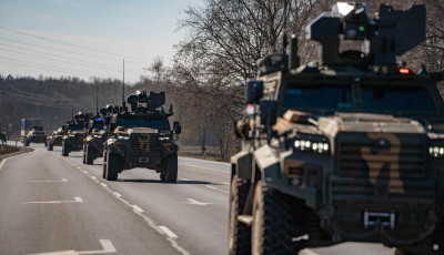 Katonai j&aacute;rműoszlopokra kell sz&aacute;m&iacute;tani t&ouml;bb &uacute;tszakaszon a h&eacute;tv&eacute;g&eacute;n