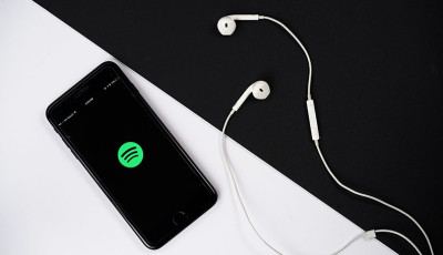 Gyorsan mer&uuml;l az iPhone? Sanszos, hogy a Spotify &aacute;ll a h&aacute;tt&eacute;rben