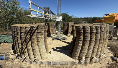 Forradalmi v&aacute;lyogh&aacute;z &eacute;p&uuml;l 3D-nyomtat&aacute;ssal a Balatonn&aacute;l