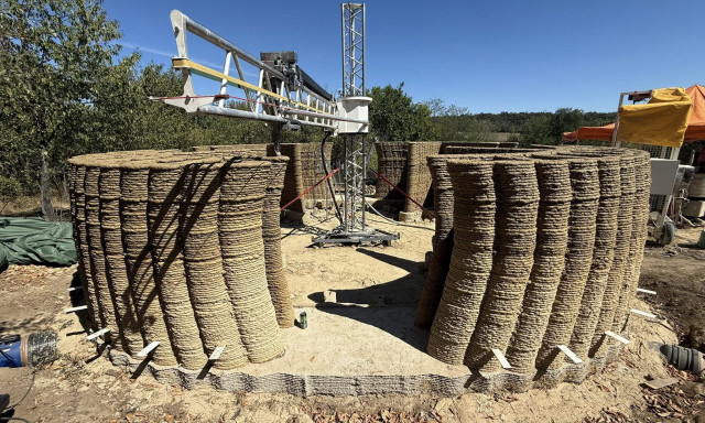 Forradalmi v&aacute;lyogh&aacute;z &eacute;p&uuml;l 3D-nyomtat&aacute;ssal a Balatonn&aacute;l