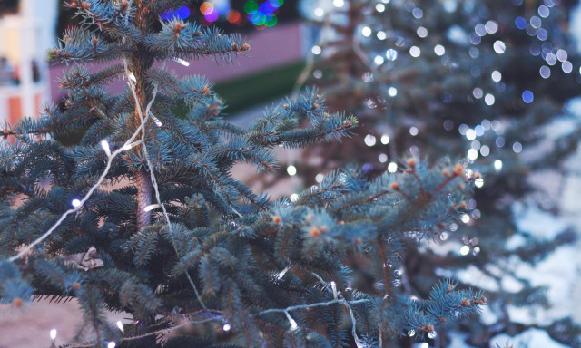 Nem csak sz&eacute;pek, vesz&eacute;lyesek is a kar&aacute;csonyi &eacute;gők! &Eacute;rdemes fokozottan figyelni!