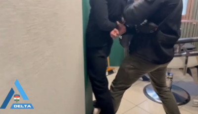 Bez&aacute;rattak egy p&aacute;pai fodr&aacute;sz&uuml;zletet - hajv&aacute;g&aacute;s mell&eacute; marihu&aacute;n&aacute;t, krist&aacute;lyt is lehetett kapni - VIDE&Oacute;