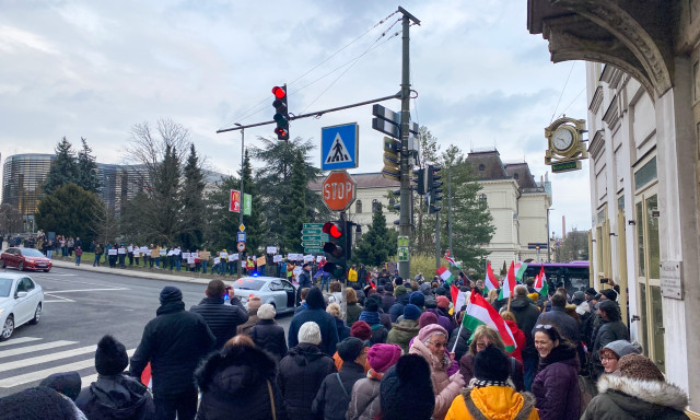 Ez a miniszteri biztos vezette a veszpr&eacute;mi provok&aacute;torokat a helyi civil demonstr&aacute;l&oacute;k ellen az Orb&aacute;n besz&eacute;d alatt