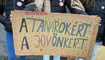 Elutas&iacute;tott&aacute;k a di&aacute;kok &aacute;ltal beny&uacute;jtott &ouml;sszes n&eacute;pszavaz&aacute;si k&eacute;rd&eacute;st