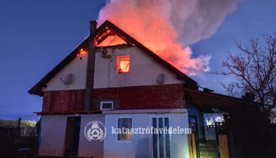 Ikerh&aacute;z &eacute;s mell&eacute;k&eacute;p&uuml;let is &eacute;gett a megy&eacute;ben a napokban