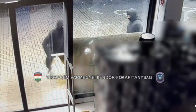 &Iacute;gy t&ouml;rtek be, &eacute;s fosztott&aacute;k ki a veszpr&eacute;mi Euronics &uuml;zlet&eacute;t - VIDE&Oacute;