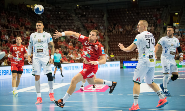 Bejutott a SEHA-liga n&eacute;gyesd&ouml;ntőj&eacute;be a Telekom Veszpr&eacute;m