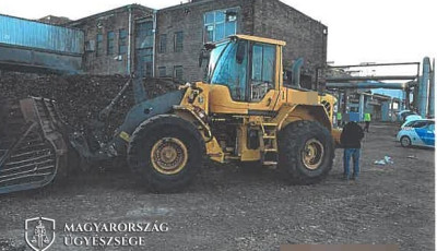 Tolat&aacute;s k&ouml;zben g&aacute;zolta hal&aacute;lra munkat&aacute;rsnőj&eacute;t az ajkai erőmű &uuml;zemi ter&uuml;let&eacute;n