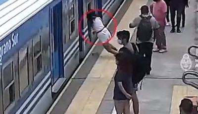 Hidegr&aacute;z&oacute;s - Mozg&oacute; vonat al&aacute; esett arccal előre egy nő - VIDE&Oacute;