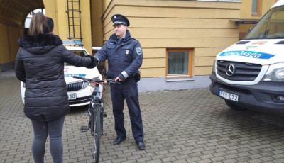 Ker&eacute;kp&aacute;rokat adtak vissza a Veszpr&eacute;m megyei rendőr&ouml;k