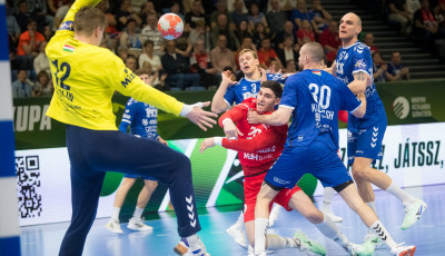 P&eacute;nteken ism&eacute;t Veszpr&eacute;m - Szeged rangad&oacute; j&ouml;n