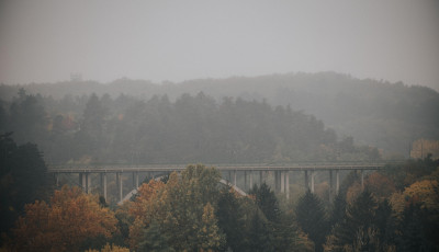 Veszpr&eacute;mi f&eacute;rfi akarta m&eacute;lybe vetni mag&aacute;t a Viaduktr&oacute;l