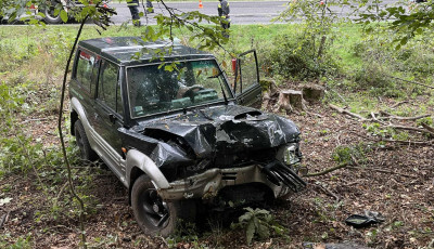 &Aacute;rokba borult egy j&aacute;rmű Farkasgyepű k&ouml;zel&eacute;ben