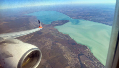 Rep&uuml;lőg&eacute;pről kutat olaj ut&aacute;n a Mol a Balaton k&ouml;r&uuml;l