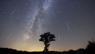 Augusztus 12. &eacute;s 13. &eacute;jjel&eacute;n lesznek a legl&aacute;tv&aacute;nyosabbak a Perseid&aacute;k hull&oacute;csillagai