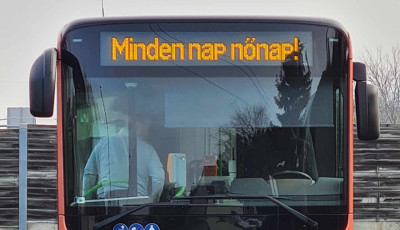 Minden nap nőnap! -  &Iacute;gy &uuml;zent a V-busz m&aacute;rcius 8-&aacute;n