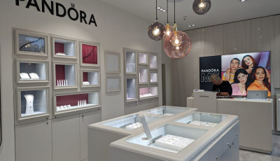Pandora bolt ny&iacute;lt Veszpr&eacute;mben