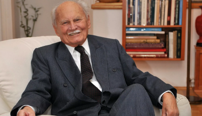 G&ouml;ncz &Aacute;rp&aacute;d hal&aacute;l&aacute;nak 10. &eacute;vfordul&oacute;j&aacute;ra eml&eacute;keznek majd Veszpr&eacute;mben