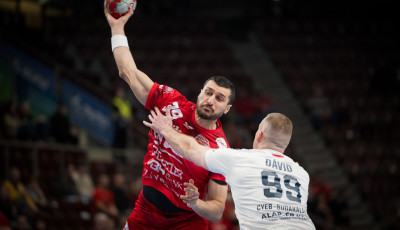 &Aacute;tg&aacute;zolt a Veszpr&eacute;m a Budakal&aacute;szon