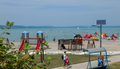 Hov&aacute; ter&iacute;tsd le a strandt&ouml;r&ouml;lk&ouml;ződet, ha nem akarsz h&aacute;rom &oacute;ra alatt megőr&uuml;lni a balatoni val&oacute;s&aacute;gban?