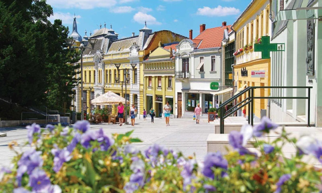 Ezek az orsz&aacute;g leg&eacute;lhetőbb t&eacute;rs&eacute;gei &ndash; Veszpr&eacute;m a TOP 10-ben