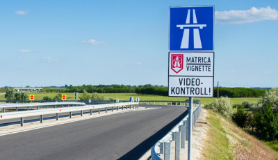 J&ouml;het az ezer forintos, egynapos aut&oacute;p&aacute;lya matrica