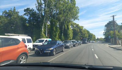 Szuper&aacute;l F&uuml;red &uacute;j jelzől&aacute;mp&aacute;s k&ouml;rforgalma - Ar&aacute;csig &aacute;ll a sor