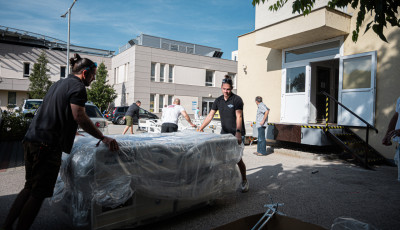 &Uacute;jabb 34 &aacute;gyat kapott a veszpr&eacute;mi k&oacute;rh&aacute;z, k&ouml;zt&uuml;k 2 vadi&uacute;j sz&uuml;lő&aacute;gyat is